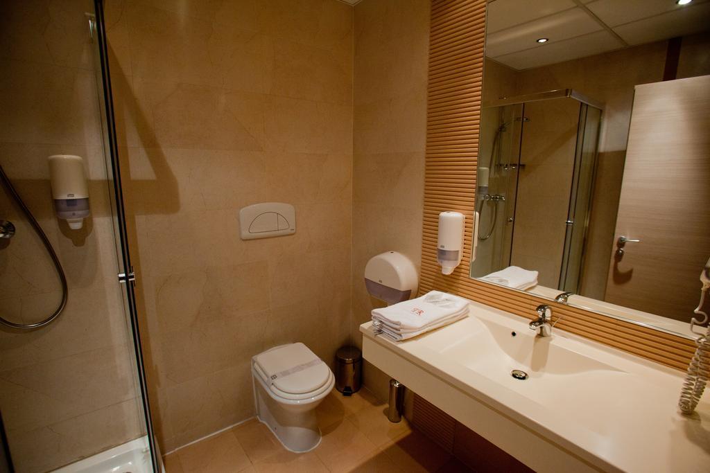 Top Rooms Aparthotel Bükreş Oda fotoğraf