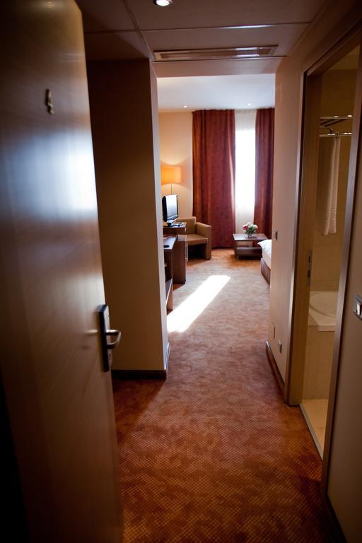 Top Rooms Aparthotel Bükreş Dış mekan fotoğraf